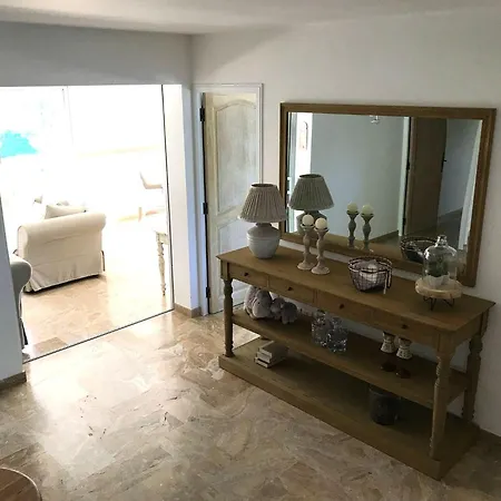 Jardin D'uzes - Climatisee Avec Piscine *